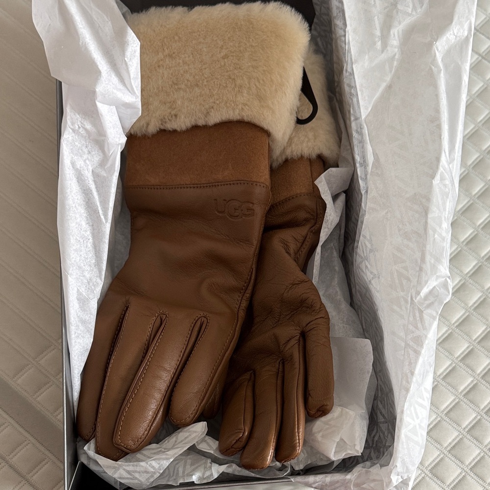 UGG Tan Leather Gloves with Shearling Cuff